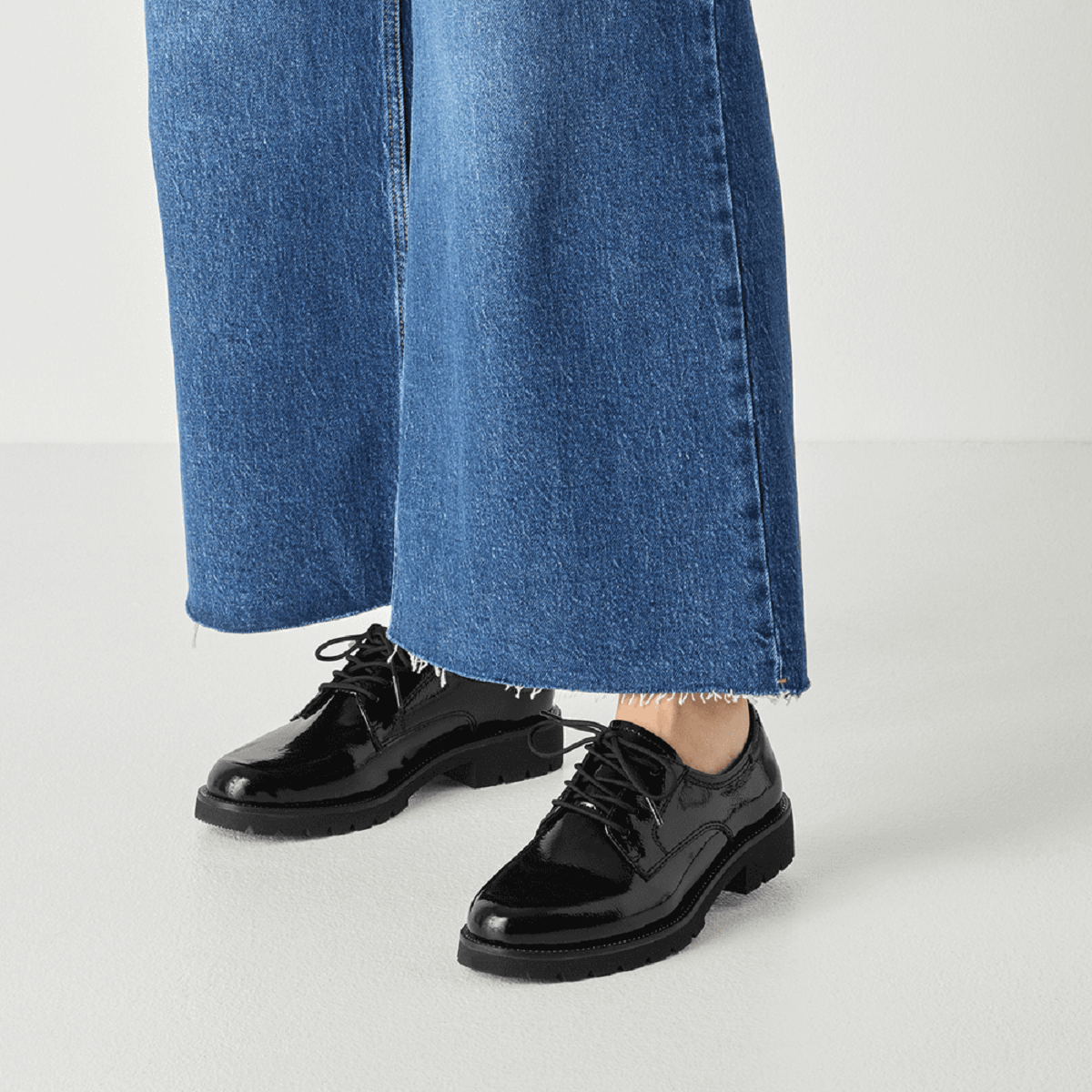 23649-47-001 Tamaris ženske cipele BLACK
