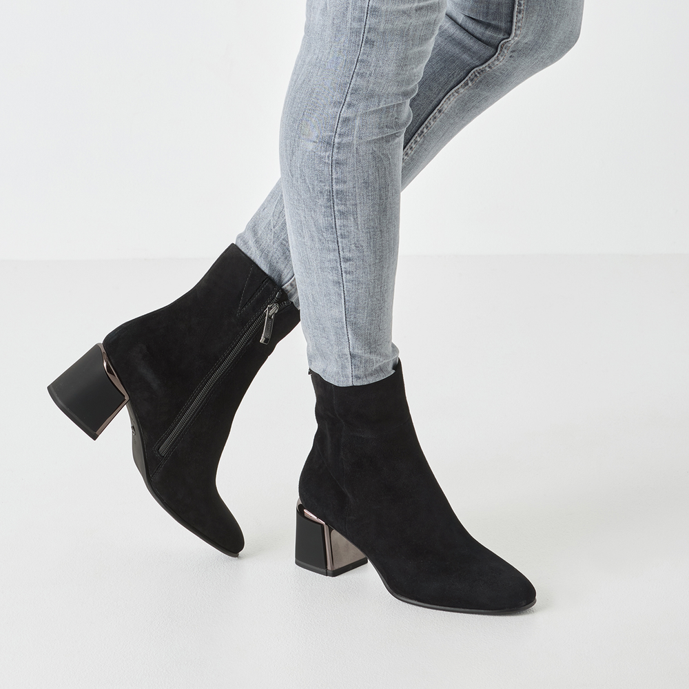 25341-45-004 Tamaris ženska gležnjača BLACK SUEDE