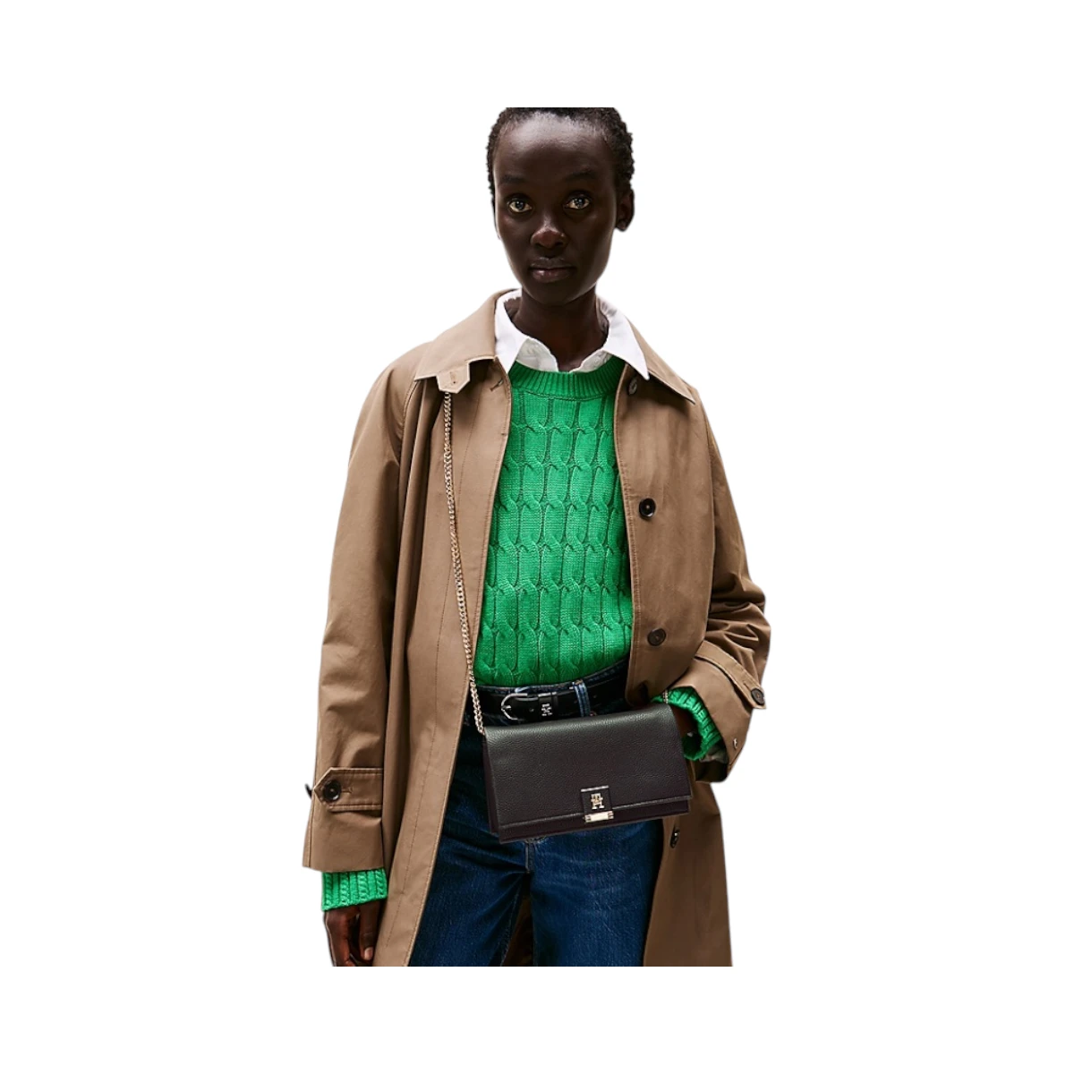 AW0AW17403-BDS TOMMY HILFIGER TH HER FLAP W CHAIN ZENSKA TORBICA CRNA S PREKLOPOM I ZLATNIM LANCEM