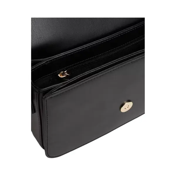 AW0AW17723-BDS TOMMY HILFIGER TH LIBRE FLAP CROSSOVER ZENSKA TORBICA CRNA S PREKLOPOM PREKO RAMENA GOLD LOGO
