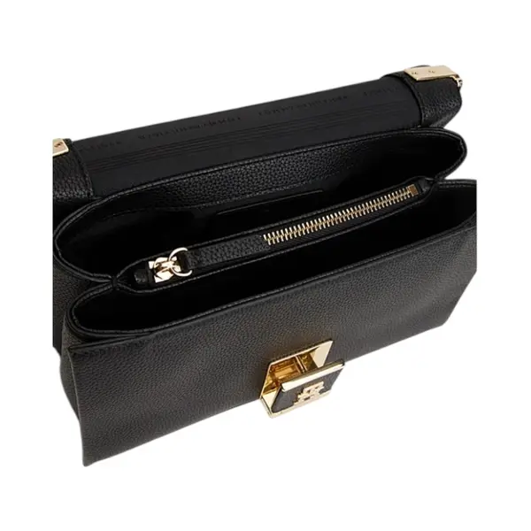 AW0AW17726-BDS TOMMY HILFIGER TH HER MED CROSSOVER ZENSKA TORBICA CRNA SREDNJA PREKO RAMENA GOLD LOGO
